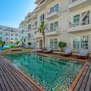 Hotel Montebello Deluxe
