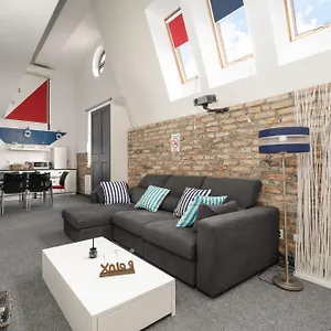https://apt-sleepway-marina.poznan-hotels.com
